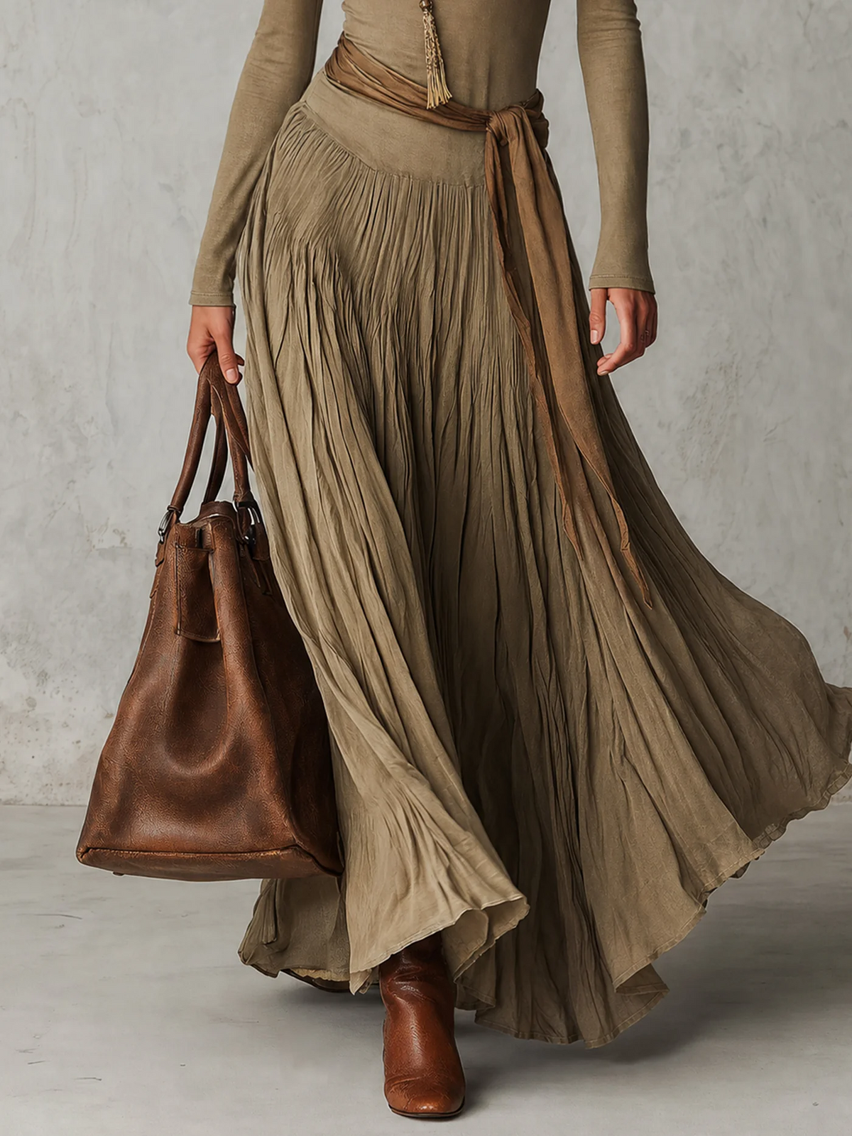Júlia | Robe Longue Plissée Élégante Col Roulé à Manches Longues avec Lien à la Taille