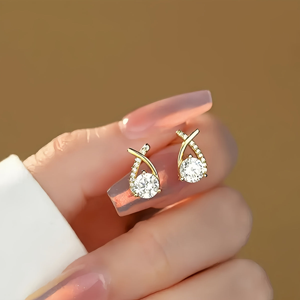 Soledad - Boucles d'Oreilles avec Croix Dorée et Zircone