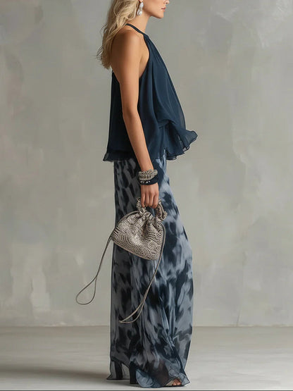 Ensemble en mousseline avec haut licou bleu marine et pantalon palazzo imprimé