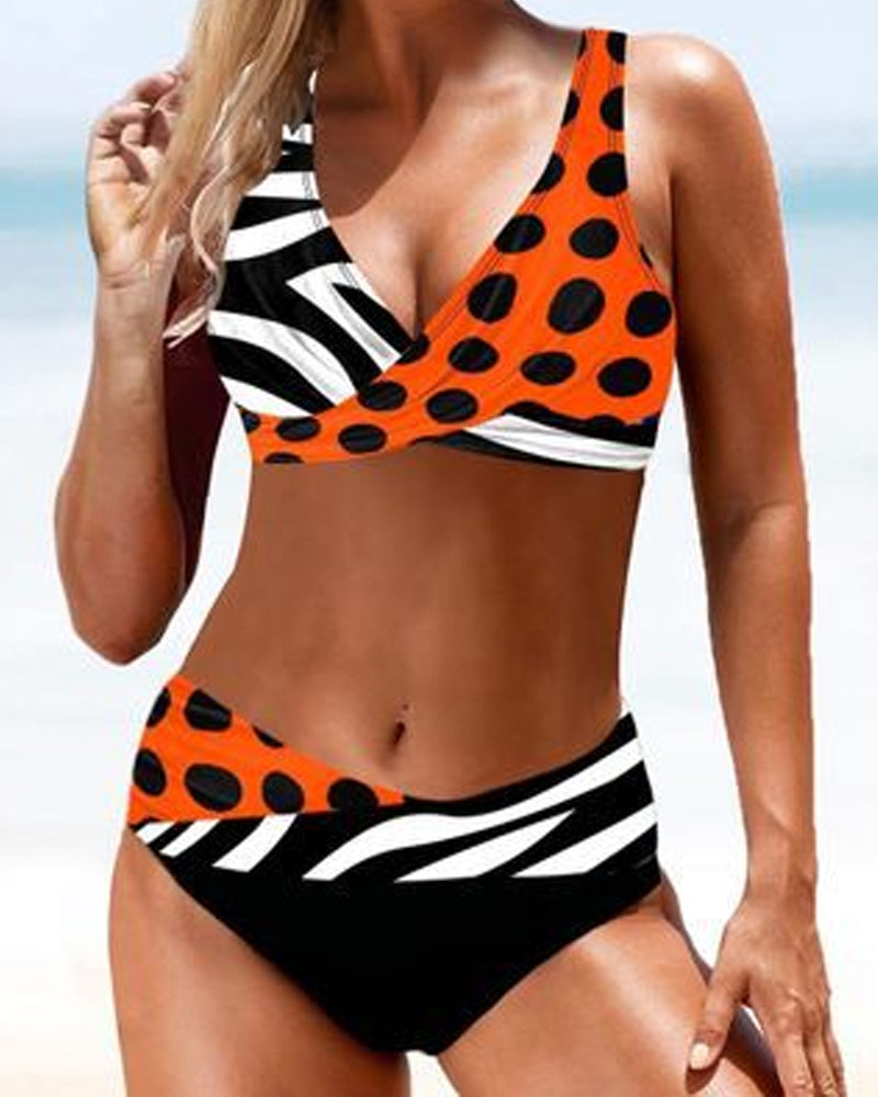 Eva - Bikini Coloré et Joyeux