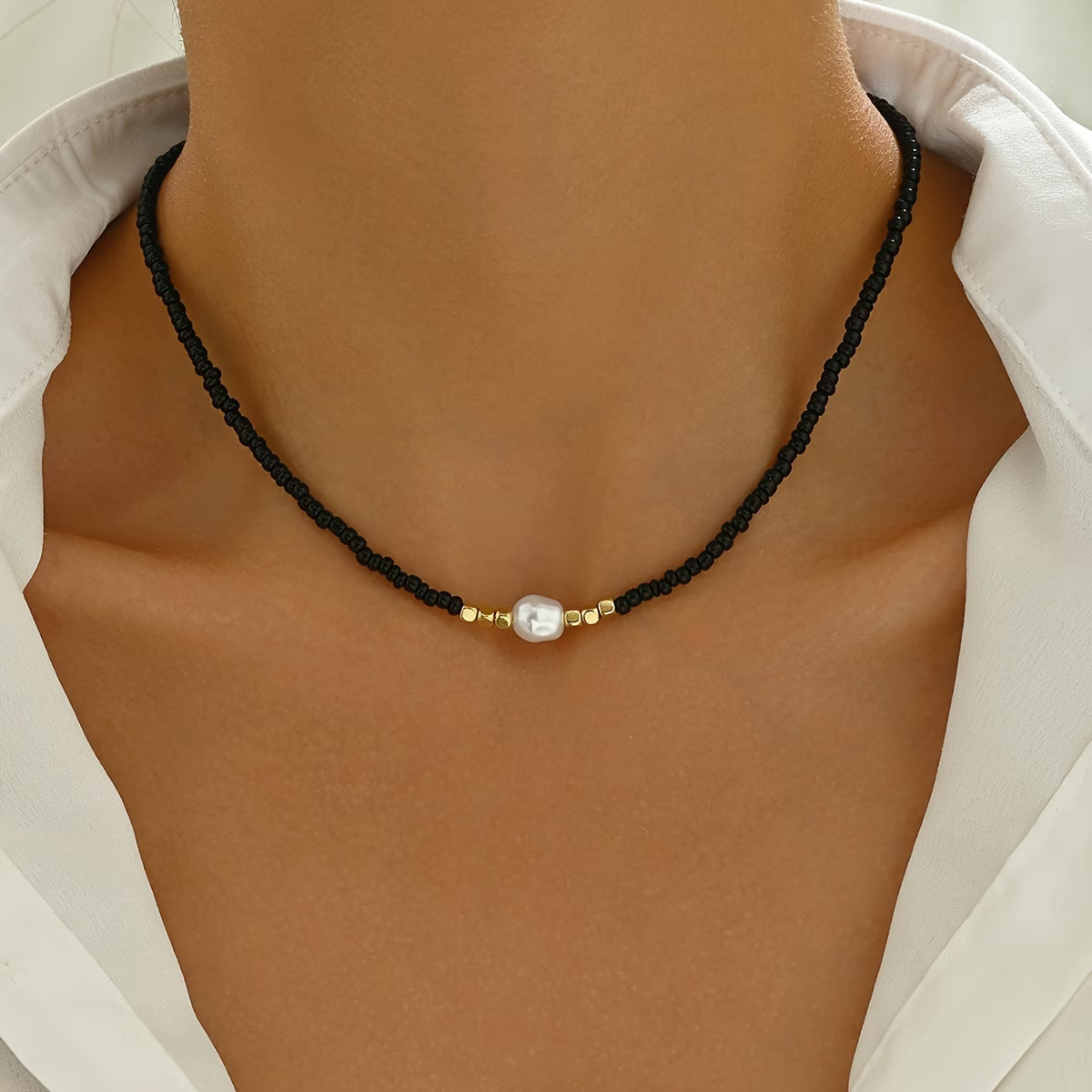 Collier de Perles Minimaliste
