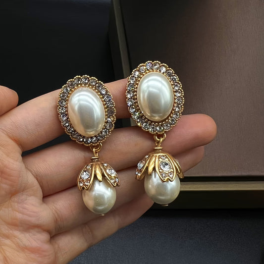 Boucles d'Oreilles Pendantes à Monture Vintage en Perles
