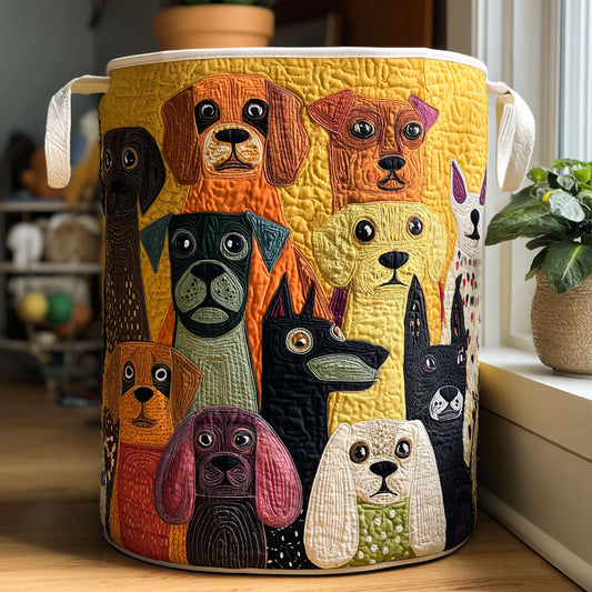 Panier matelassé avec chiens dans la forêt