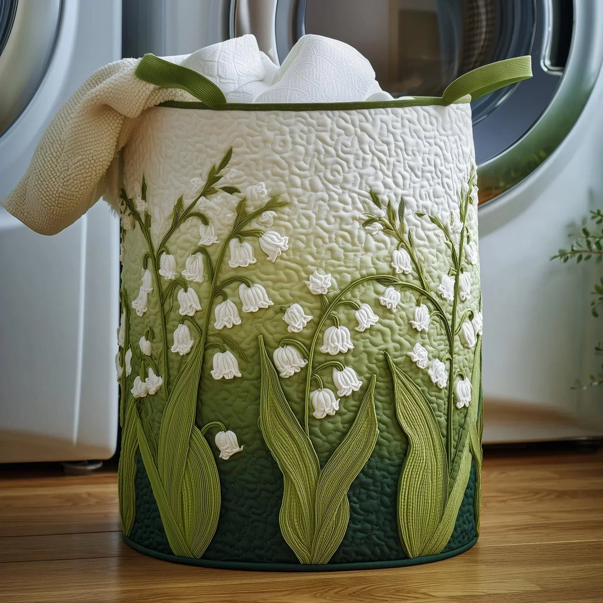 Panier matelassé avec muguets