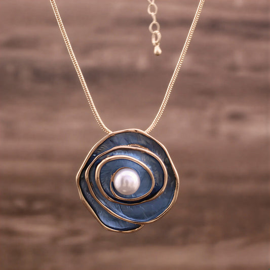 Collier de Perles Bleu Élégance