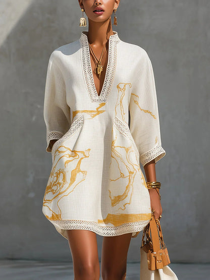 Donatella - Mini robe noire à imprimé marbré doré et dentelle crochet