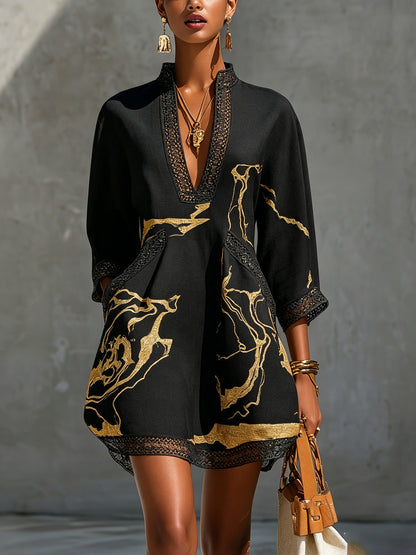 Donatella - Mini robe noire à imprimé marbré doré et dentelle crochet