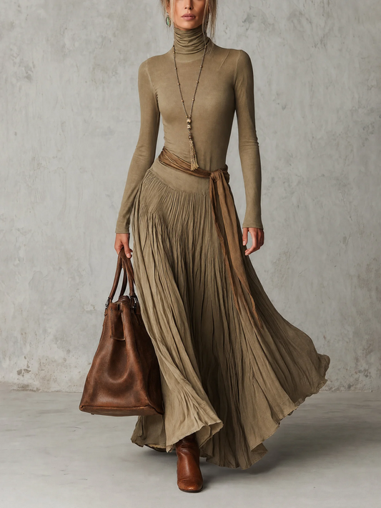 Júlia | Robe Longue Plissée Élégante Col Roulé à Manches Longues avec Lien à la Taille