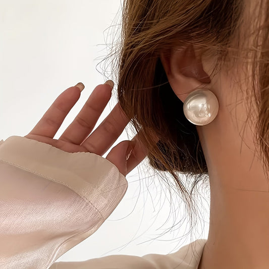 Les Boucles d'Oreilles Puces Statement en Perle