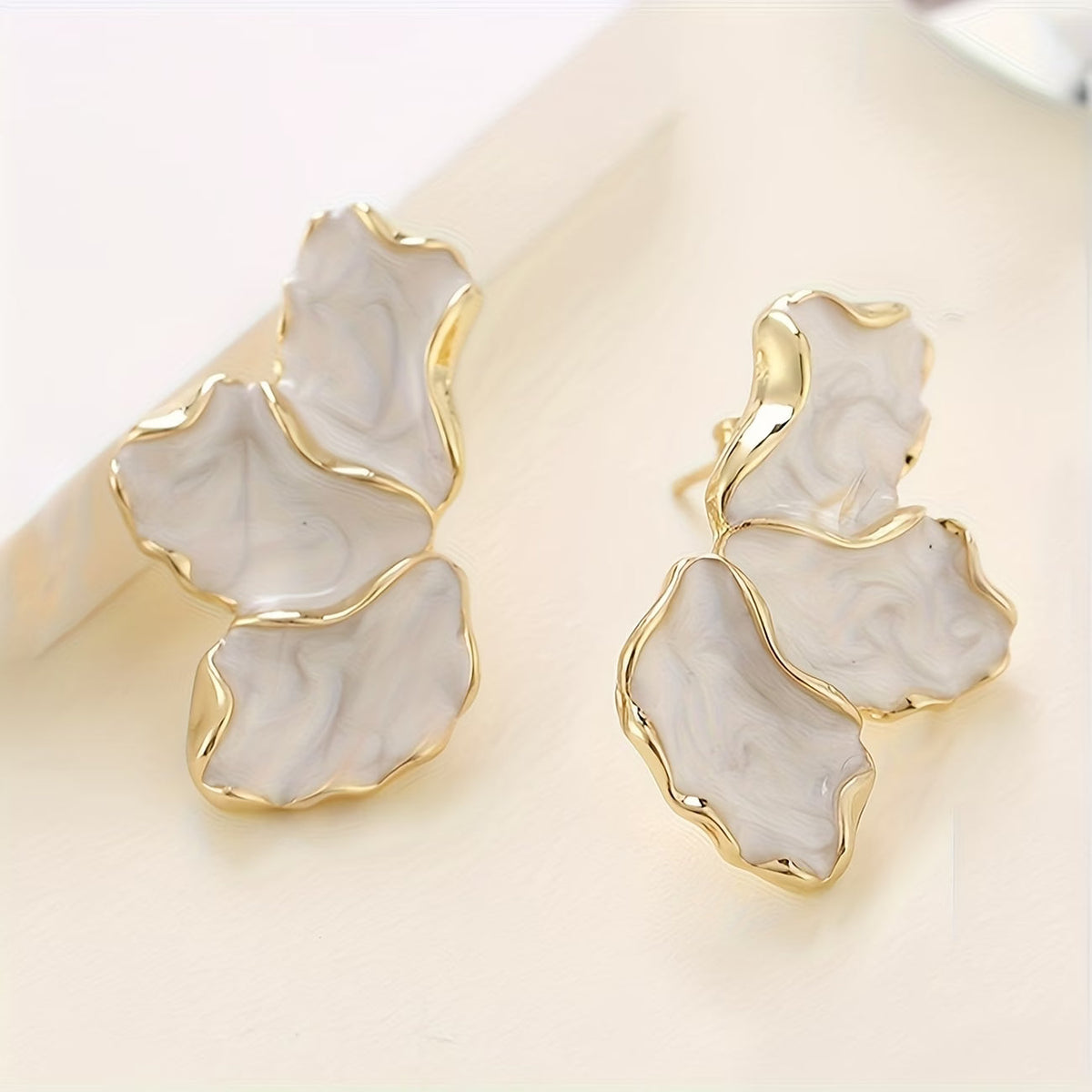 Boucles d'Oreilles Pétale de Fleur en Perle