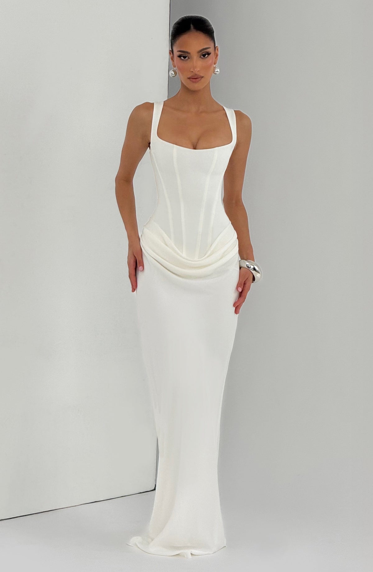 Éléonore | Robe Longue à Encolure Carrée