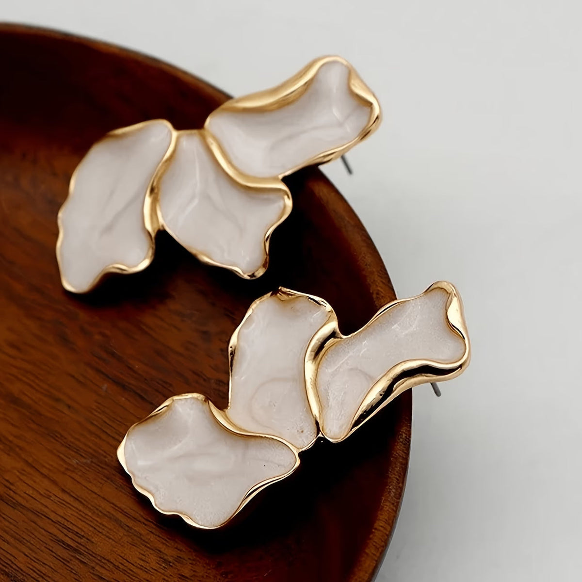 Boucles d'Oreilles Pétale de Fleur en Perle