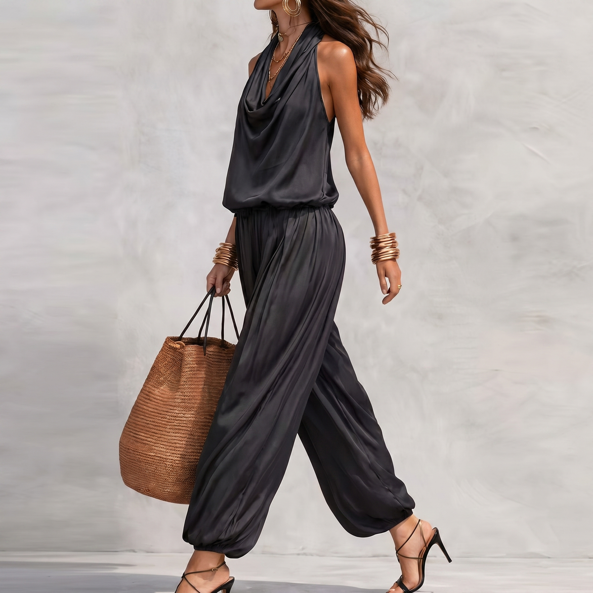 Ensemble haut sans manches dos nu et pantalon plissé