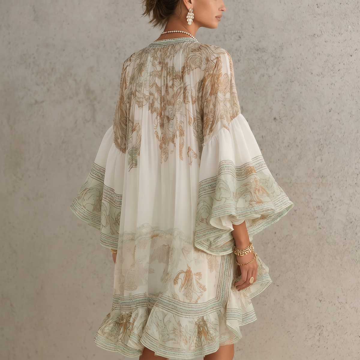 Mini-robe imprimée verte, ourlet et manches à volants