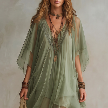 Mini-robe fluide verte avec décolleté en V