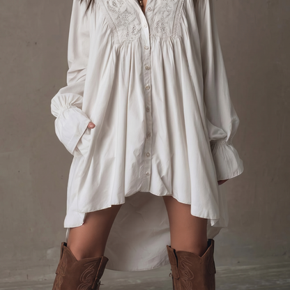 Mini-robe de style rétro avec de la dentelle