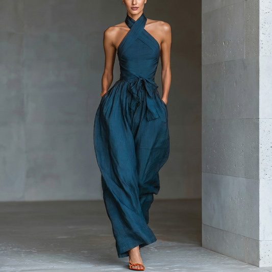 Mono azul marino con escote halter cruzado
