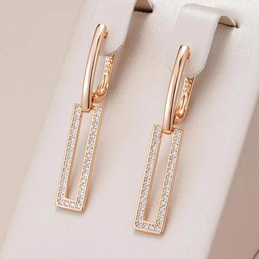Boucles d'Oreilles Rectangulaires Ajourées Élégantes en Or