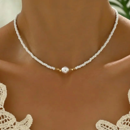 Collier de Perles Minimaliste